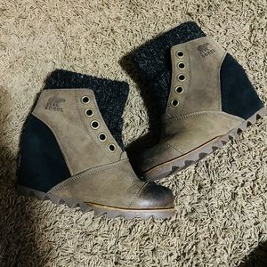 Sorel sweater wedges